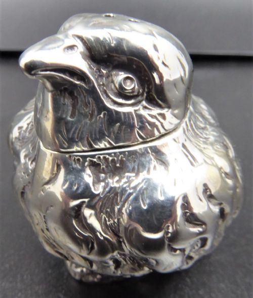 RARE CHICK PEPPER POT LONDON 1882 - ADDITIONAL PHOTO 3