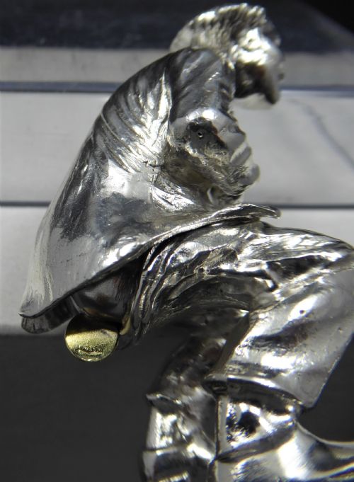 EXTREMLY RARE IF NOT UNIQUE SOLID SILVER MAN SQUATTING WITH GOLD COIN 18K - ADDITIONAL PHOTO 14