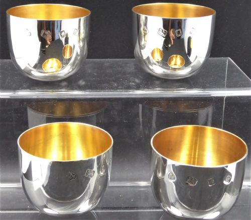 set of four whisky tumbler - CATEGORY: ANTIQUE SILVER - DATED 1960