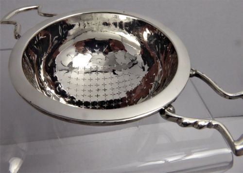 SOLID SILVER TEA STRAINER AND BOWL 1935 - ADDITIONAL PHOTO 4