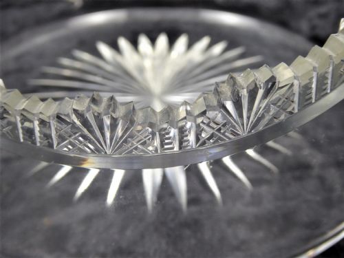 STUNNING AND RARE 4 COLUMN STANDING BOWL - ADDITIONAL PHOTO 10