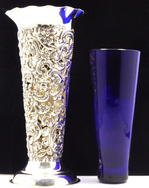 STUNNING SILVER VICTORIAN VASE 1893 - ADDITIONAL PHOTO 4