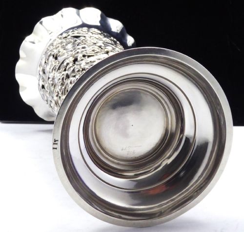STUNNING SILVER VICTORIAN VASE 1893 - ADDITIONAL PHOTO 6