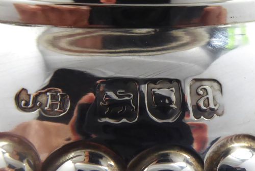 SOLID SILVER PAIR OF TWIRL VASES WRYTHEN SHAPE - ADDITIONAL PHOTO 6