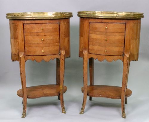 Pair of 19thc Kingwood Bedside Tables