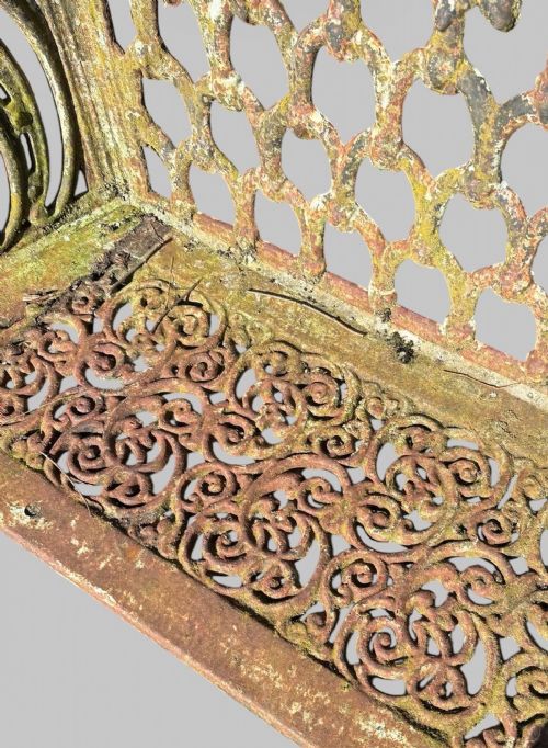 A LOVELY ANTIQUE CAST IRON GARDEN SETTEE - ADDITIONAL PHOTO 6
