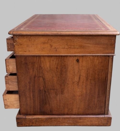 LATE VICTORIAN MAHOGANY PEDESTAL DESK WITH ORIGINAL LEATHER TOP - ADDITIONAL PHOTO 5