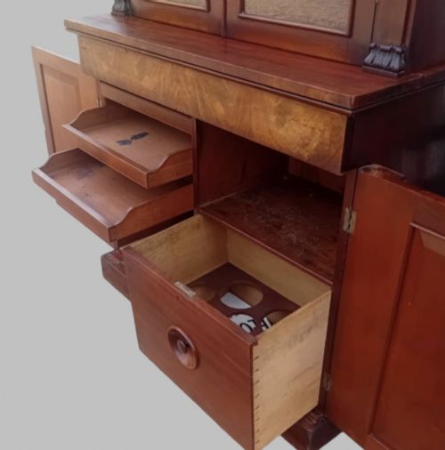 AN ATTRACTIVE EARLY VICTORIAN MAHOGANY LIBRARY BOOKCASE AND CABINET - ADDITIONAL PHOTO 5