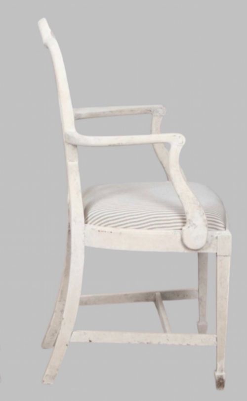 A FABULOUS SET OF EIGHT LATER PAINTED DINING CHAIRS - ADDITIONAL PHOTO 3