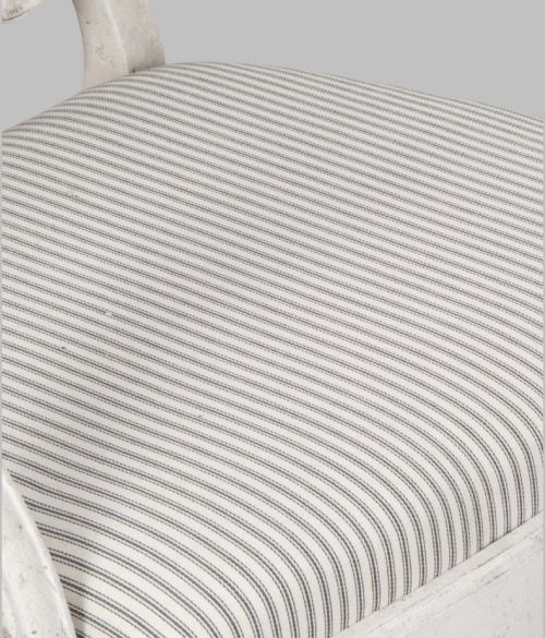 A FABULOUS SET OF EIGHT LATER PAINTED DINING CHAIRS - ADDITIONAL PHOTO 5