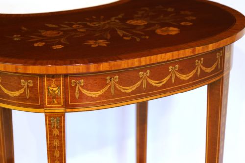 AN ELEGANT VICTORIAN INLAID MAHOGANY KIDNEY SHAPED SIDE TABLE - ADDITIONAL PHOTO 1