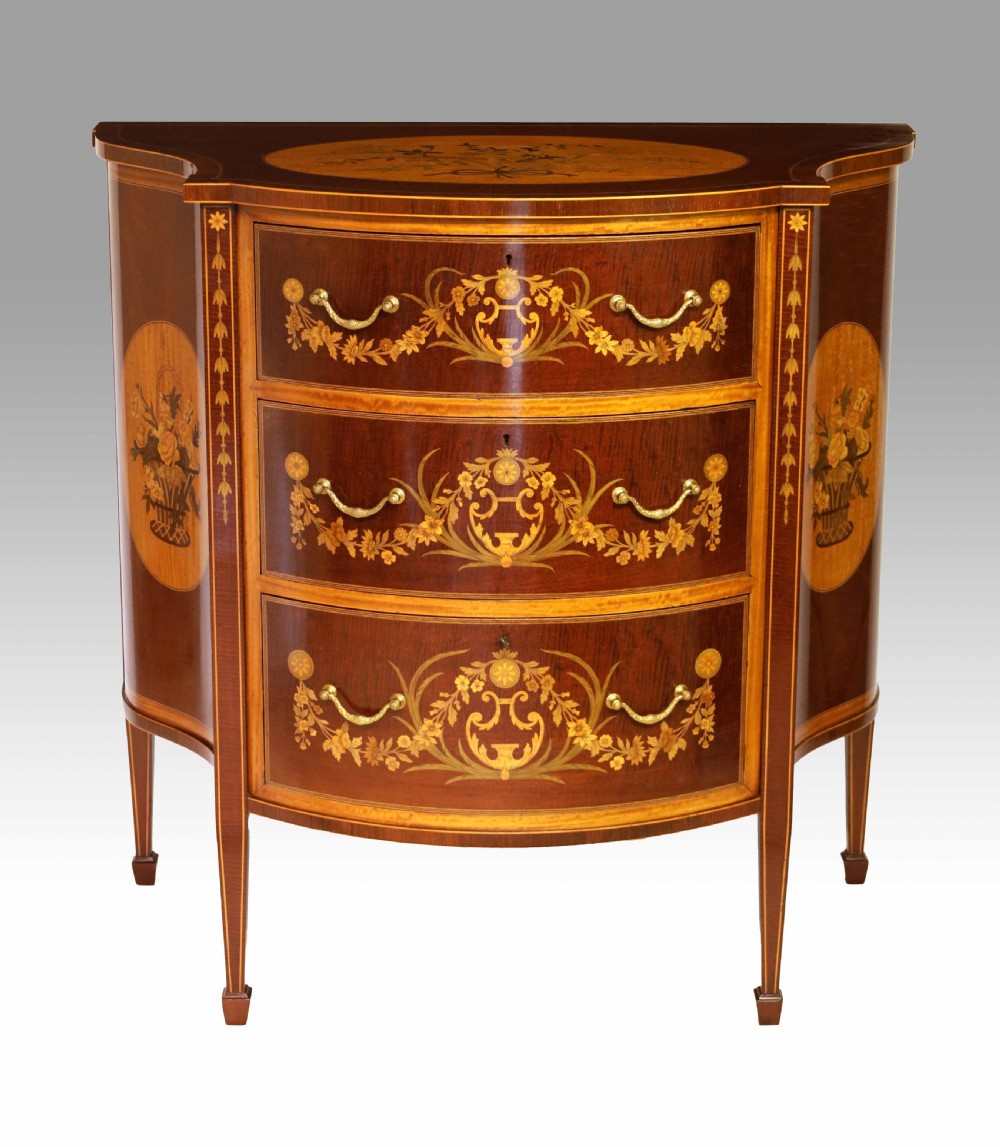 A Quality Victorian Mahogany Inlaid Serpentine Commode by Edwards and Roberts