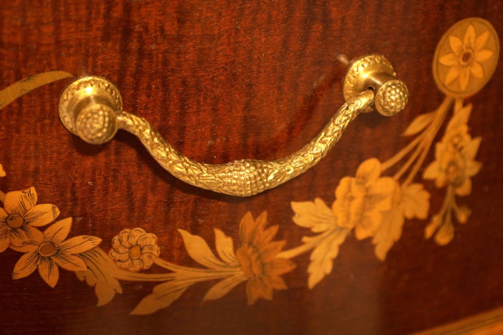 A Quality Victorian Mahogany Inlaid Serpentine Commode by Edwards and Roberts View IV