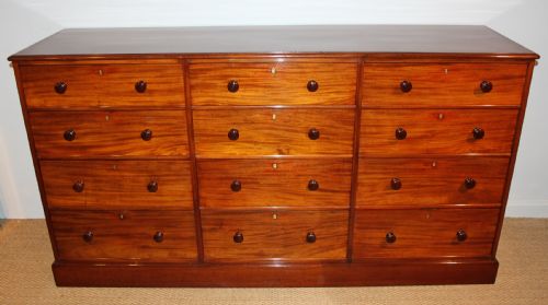 Chest of Drawers / Haberdashers Drawers