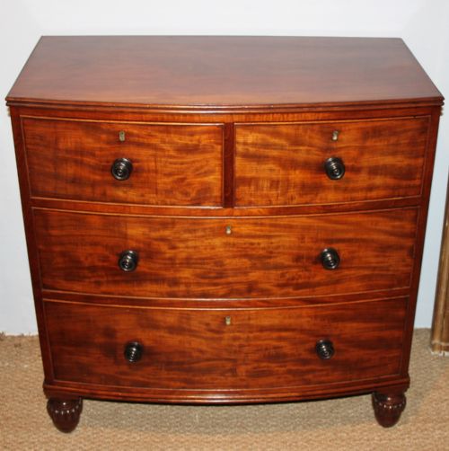 Small Bow Fronted Mahogany Chest of Drawers