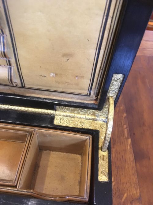 fig 3. VICTORIAN WALNUT WRITING AND STATIONERY BOX