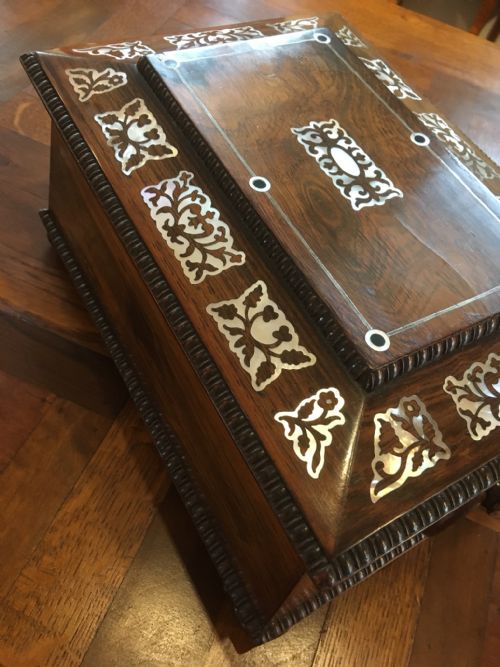 fig 4. ROSEWOOD JEWELLERY BOX