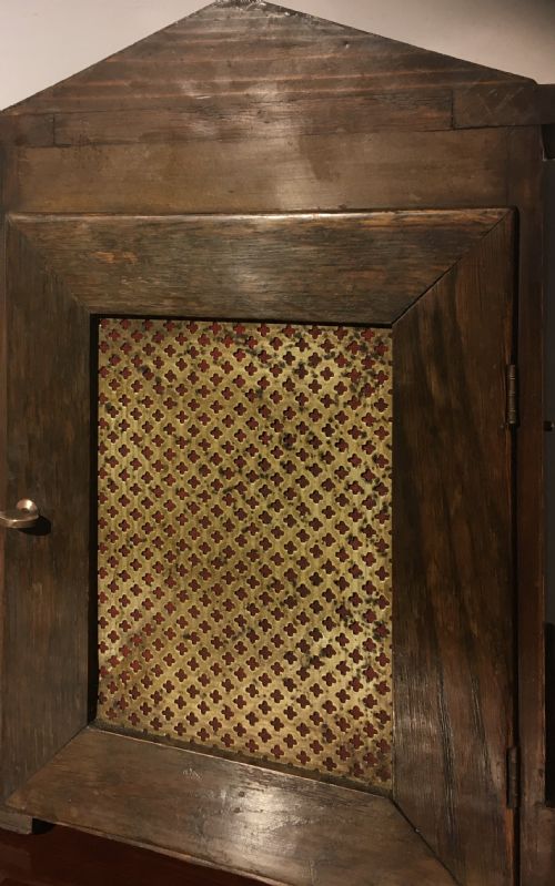 fig 4. OAK CASED MANTEL CLOCK