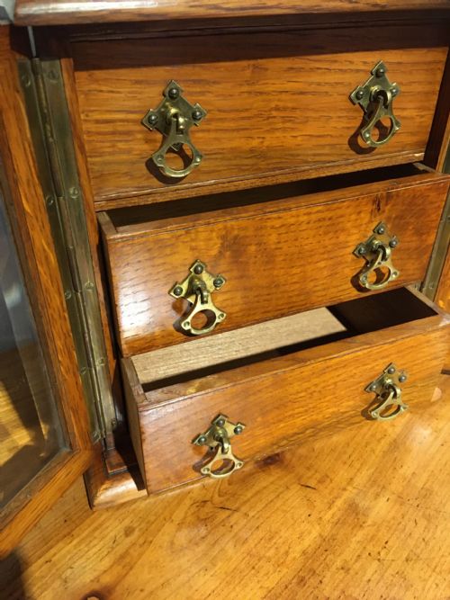 fig 1. VICTORIAN OAK TABLE CABINET