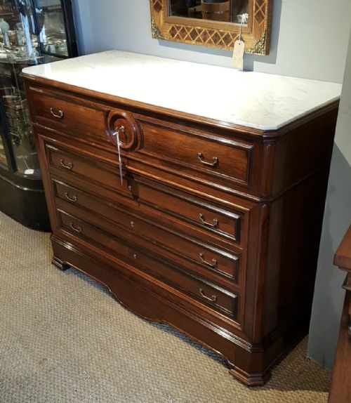 Commode Chest of Drawers