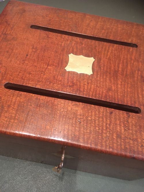 fig 1. COUNTRY HOUSE MAHOGANY CORRESPONDENCE LETTERS BOX