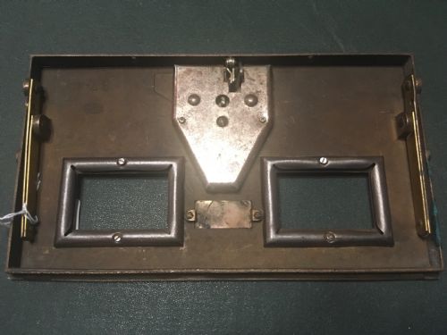 fig 5. NEW YORK APARTMENT MAIL BOX OPENING