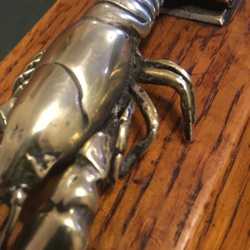 fig 4. LOBSTER DESK NOTE HOLDER
