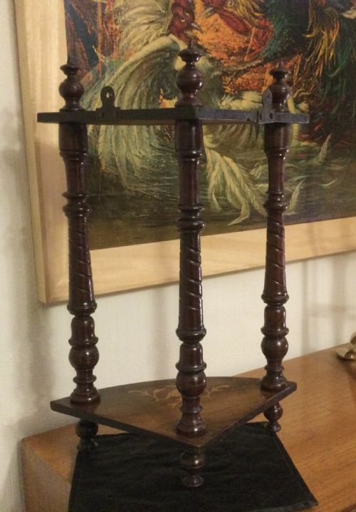 fig 5. VICTORIAN WALL HANGING CORNER SHELVES