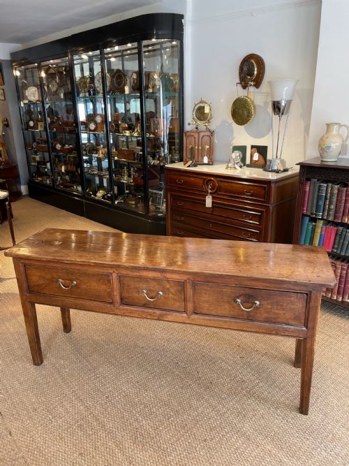 Dresser Base