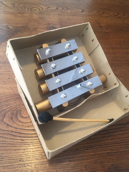 fig 1. 1930’s DINNER CHIMES