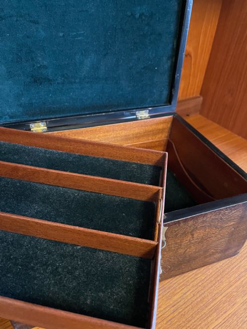 fig 2. OAK JEWELLERY BOX