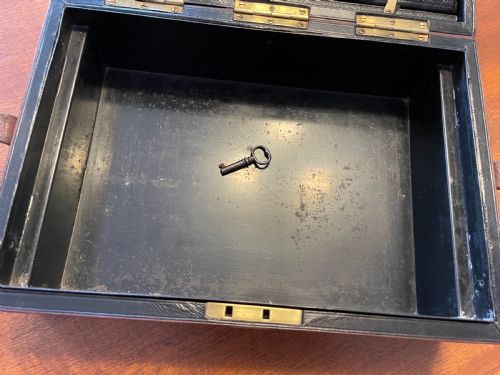 fig 2. ARTISTS BOX