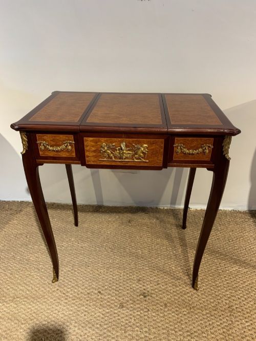 Napoleon III Mahogany Dressing Table