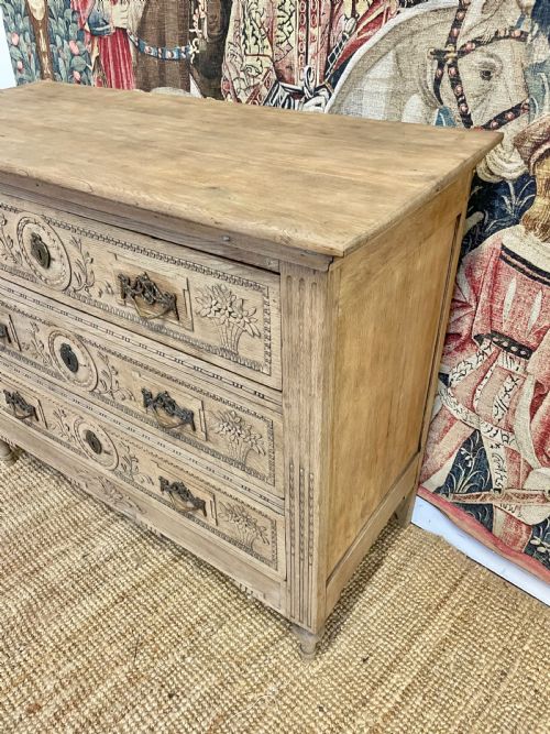 EARLY 19TH CENTURY SCRUBBED OAK COMMODE - ADDITIONAL PHOTO 2
