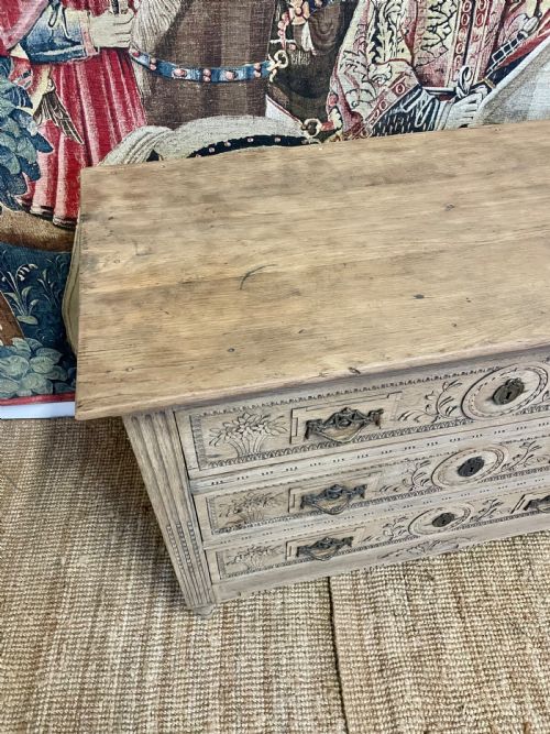 EARLY 19TH CENTURY SCRUBBED OAK COMMODE - ADDITIONAL PHOTO 5