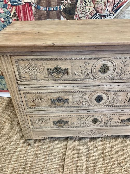 EARLY 19TH CENTURY SCRUBBED OAK COMMODE - ADDITIONAL PHOTO 9