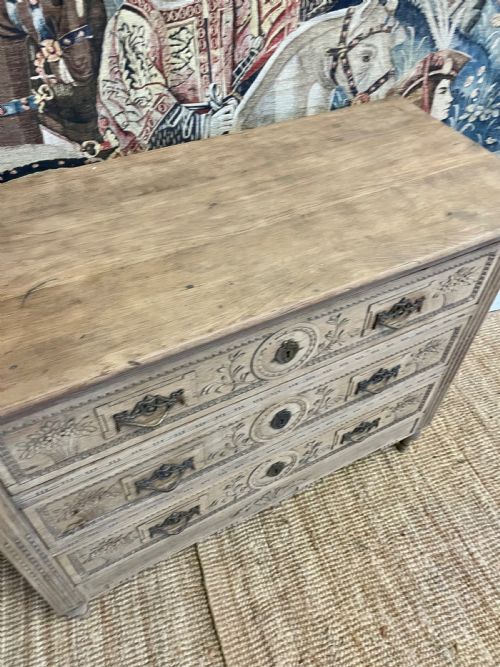 EARLY 19TH CENTURY SCRUBBED OAK COMMODE - ADDITIONAL PHOTO 10