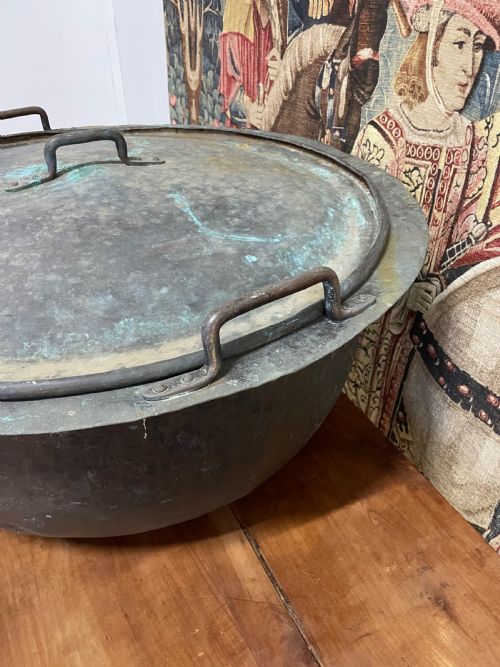 VERY IMPRESSIVE ANTIQUE COPPER LIDDED LOG BIN PLANTER - ADDITIONAL PHOTO 4