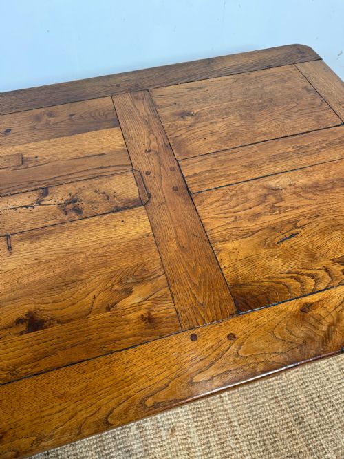 SMALL EARLY 20TH CENTURY OAK DINING TABLE 6 SEATER - ADDITIONAL PHOTO 3
