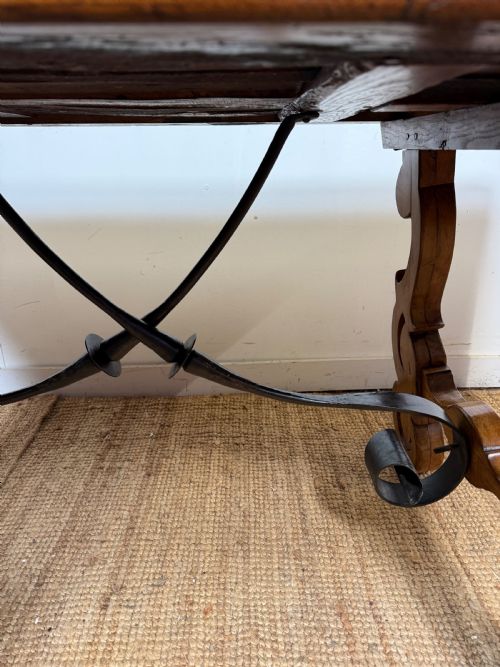 SMALL EARLY 20TH CENTURY OAK DINING TABLE 6 SEATER - ADDITIONAL PHOTO 7