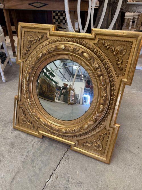 19TH CENTURY FRENCH CONVEX GILT MIRROR