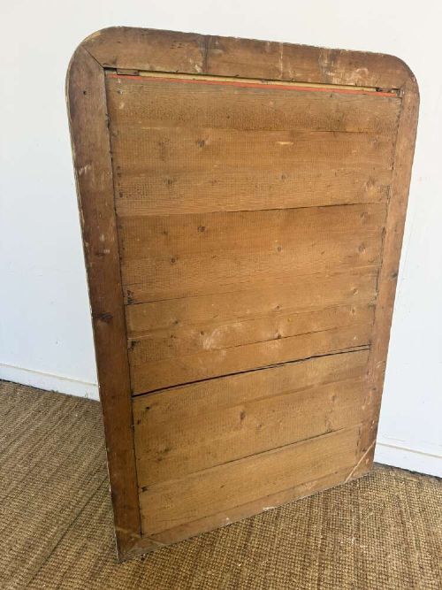 A late nineteenth-century French rectangular wall mirror featuring rounded upper corners, an incised gold gilt frame, and a beaded inner border. View XI
