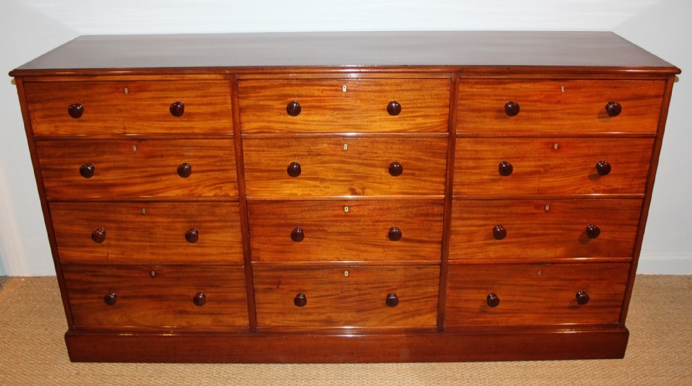 chest of drawers / haberdashers drawers 