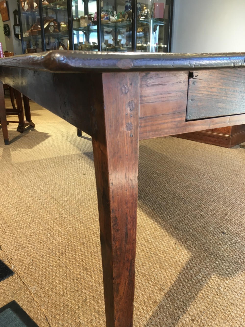 Long and wide farmhouse table  View IX