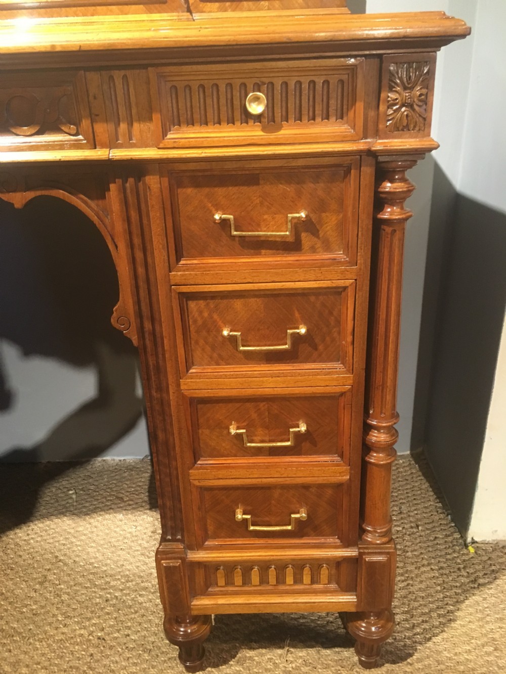 Walnut dressing table  View VII