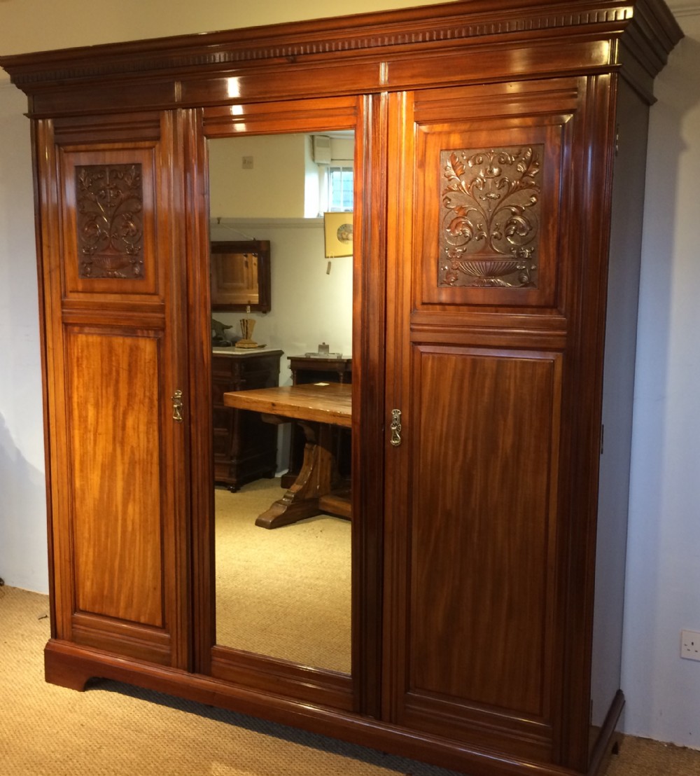 MAHOGANY WARDROBE 