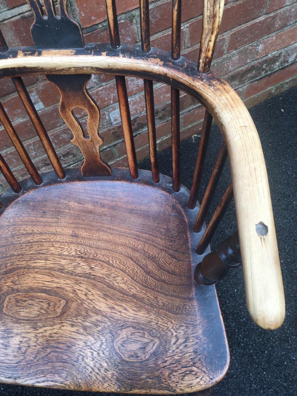 Elm Windsor chair , rockley maker  View III