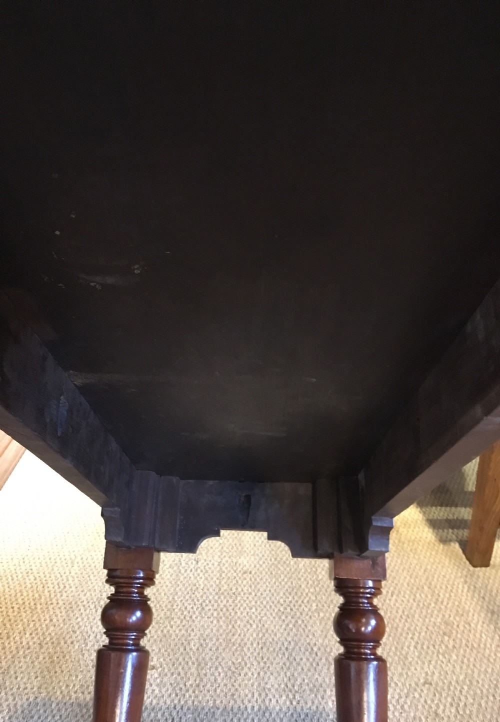 VICTORIAN MAHOGANY TABLE View VII