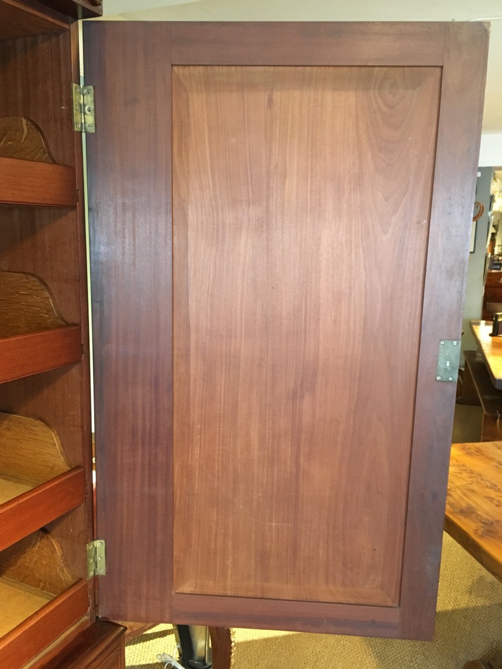 Mahogany linen press  View VI