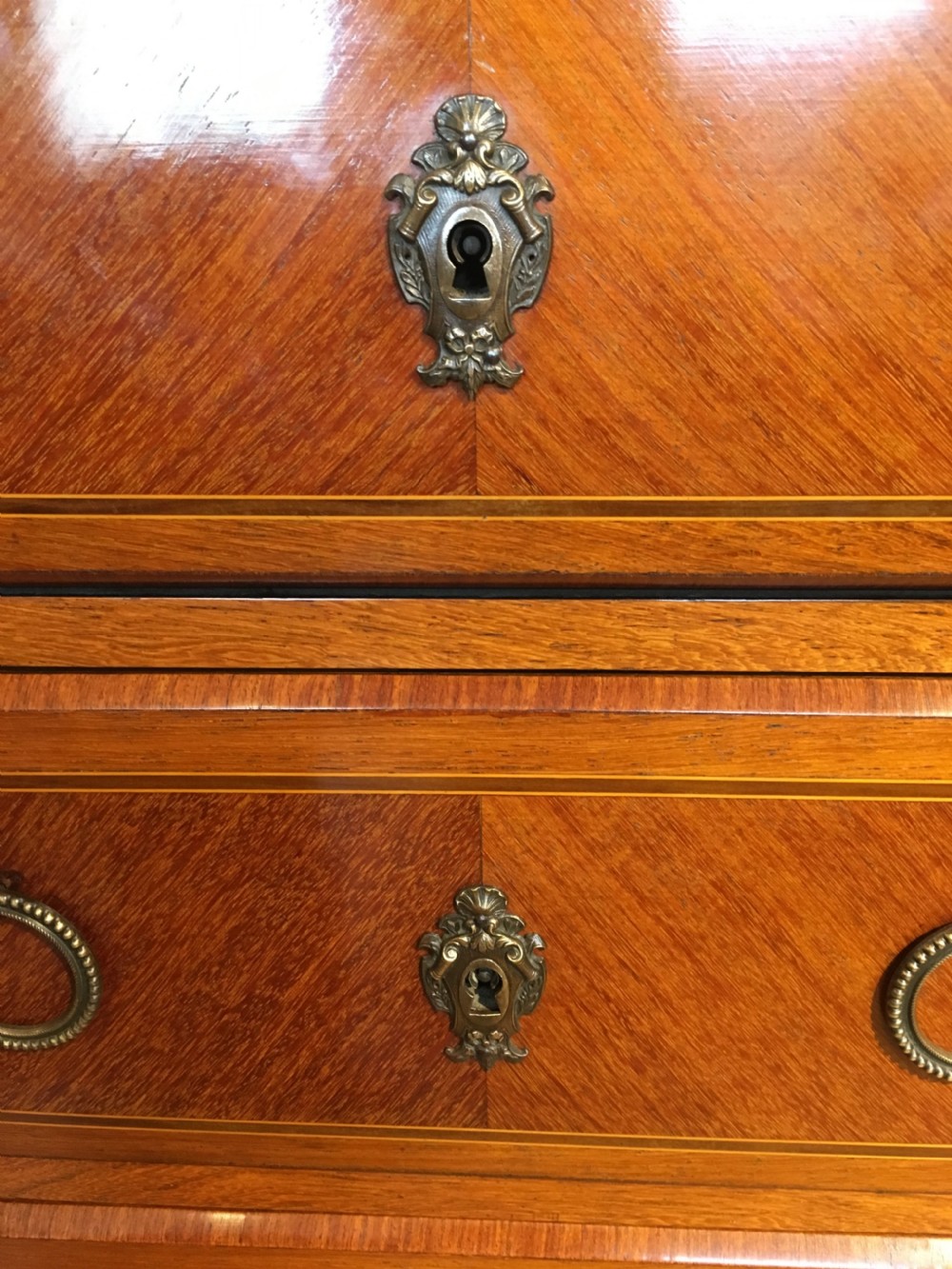 Tall narrow chest of drawers   View IX